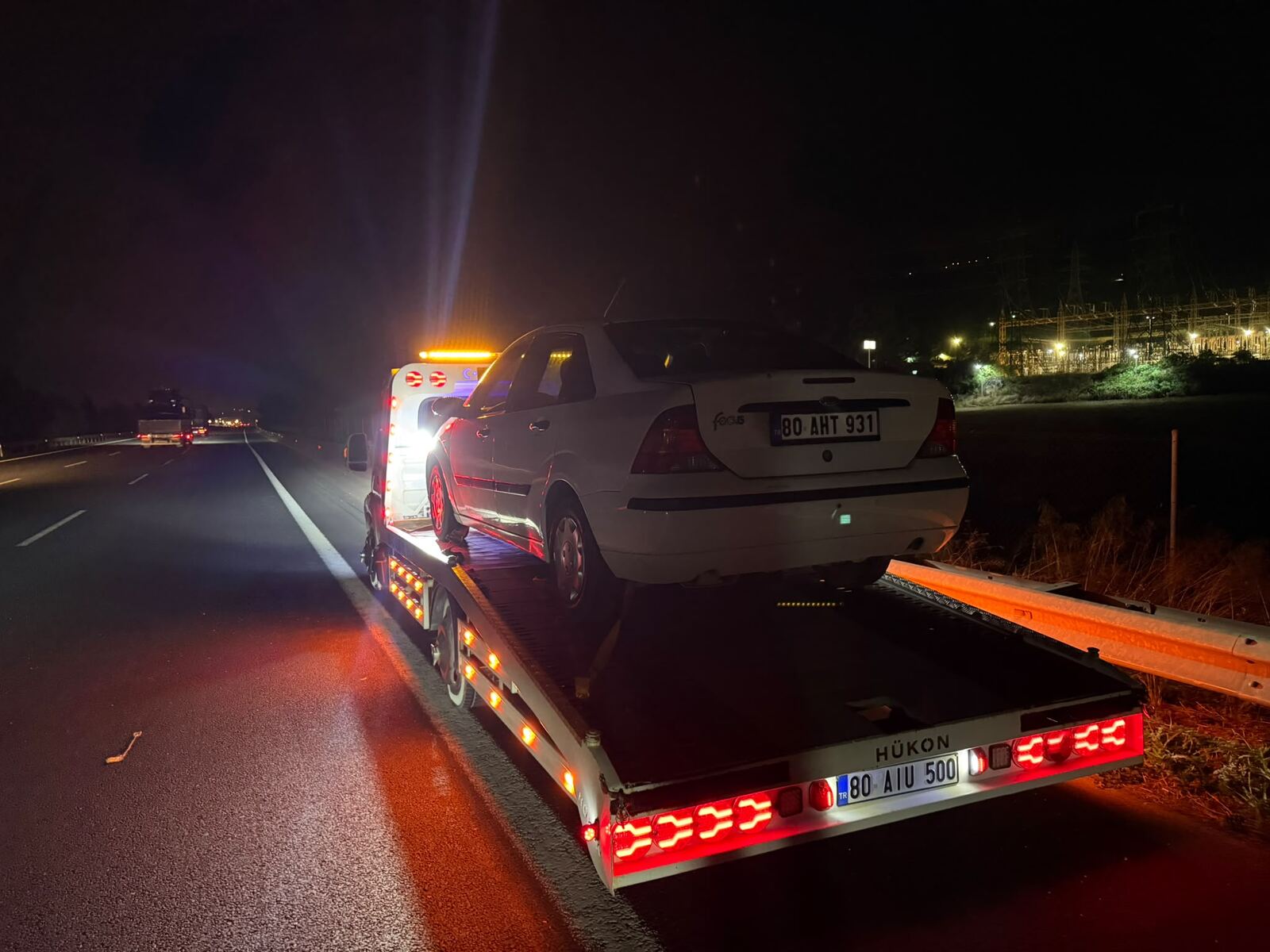 Gece otoyolda Ford Focus kurtarma operasyonu